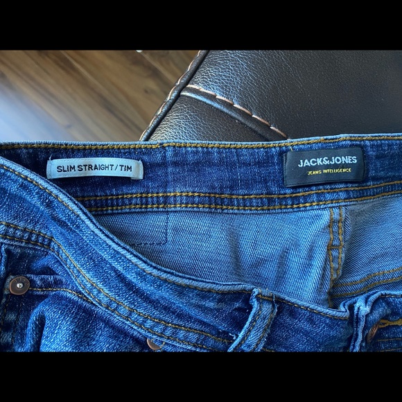Jack&Jones.  Style - Slim/straight - Tim - Picture 3 of 4